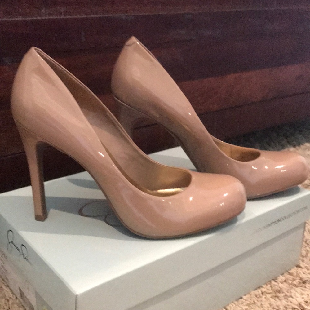 Jessica Simpson Nude Patent Pump